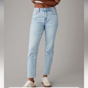 American Eagle Strigid Mom Jean